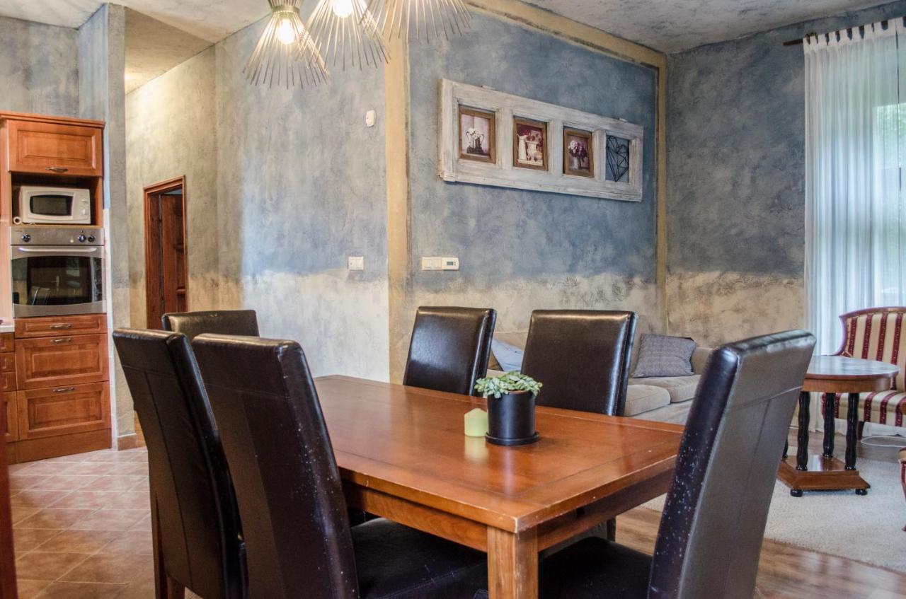 Kohaz Apartman Apartment Veszprem Bagian luar foto