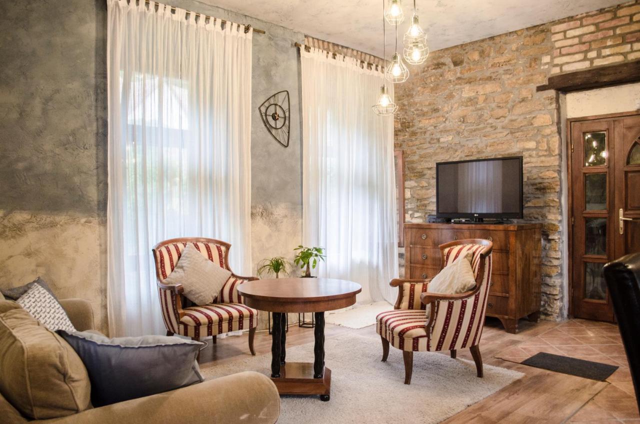 Kohaz Apartman Apartment Veszprem Bagian luar foto