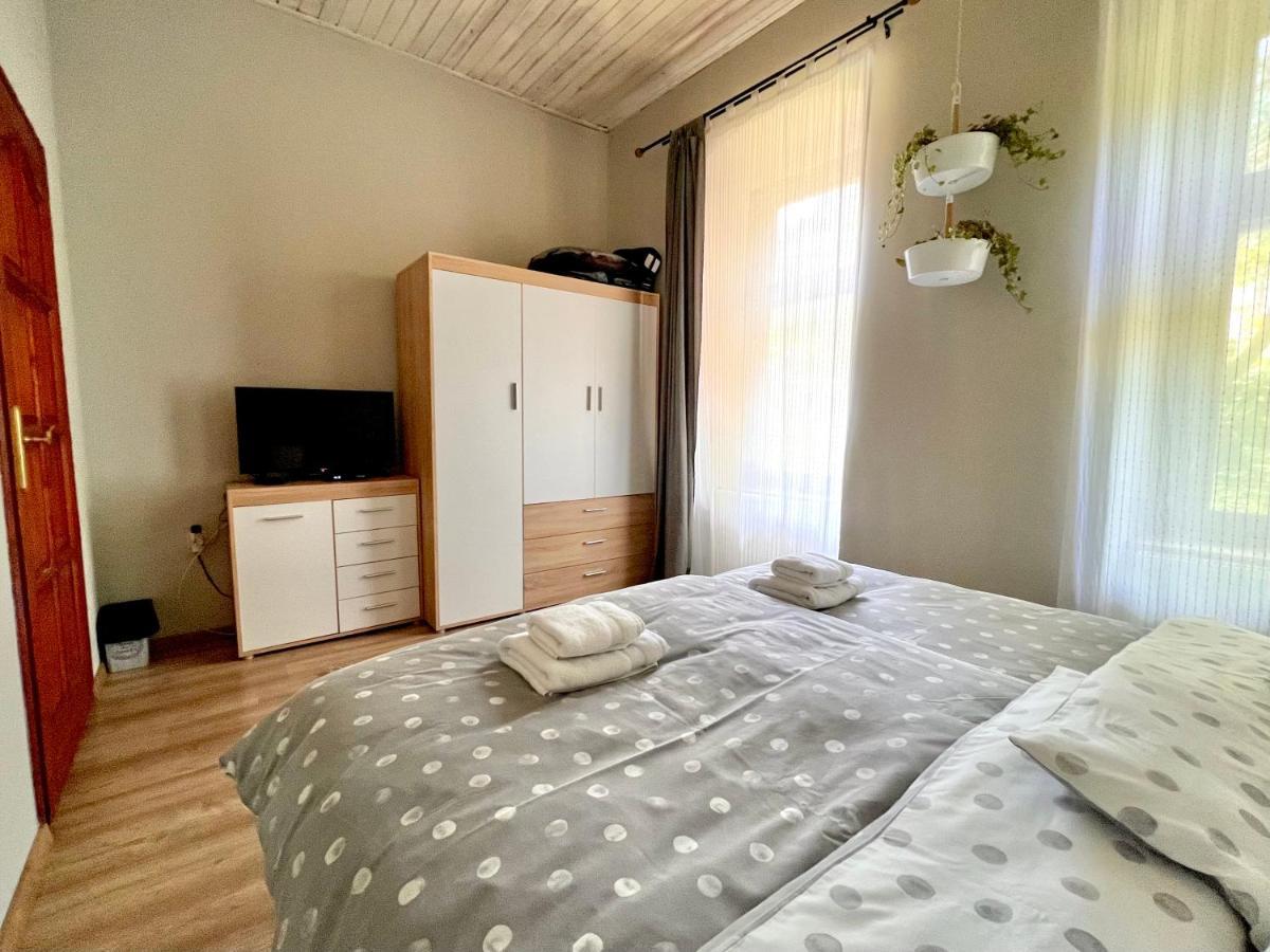 Kohaz Apartman Apartment Veszprem Bagian luar foto
